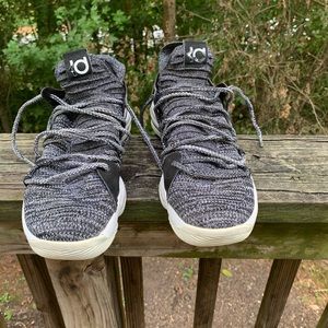 Nike KD 10 “Oreo” Sz 9.5 men